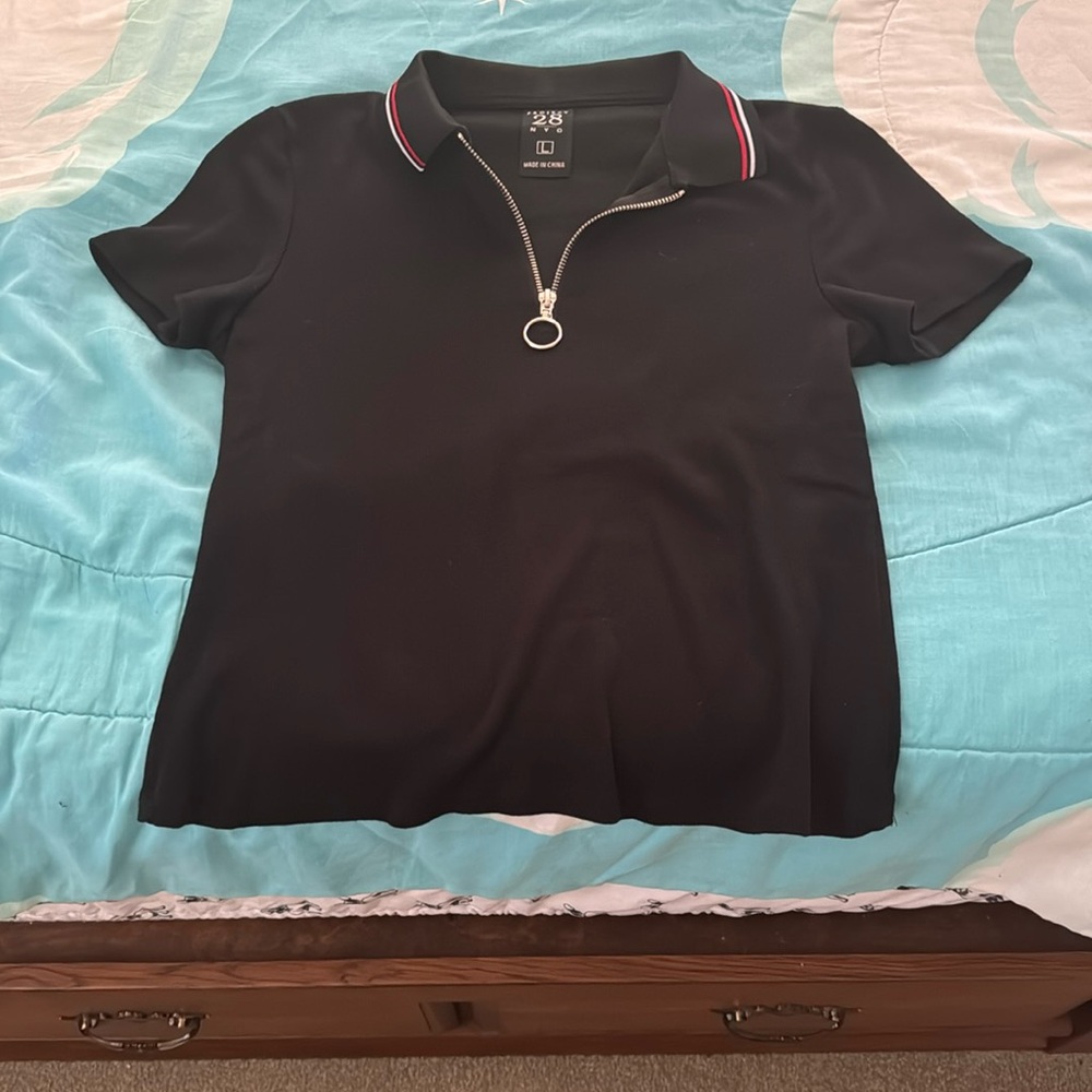 Project 28 NYC zip down short sleeve shirt